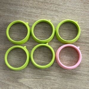 Comotomo Screw Ring Collars Replacement for Feeding Bottles (Set of 6)